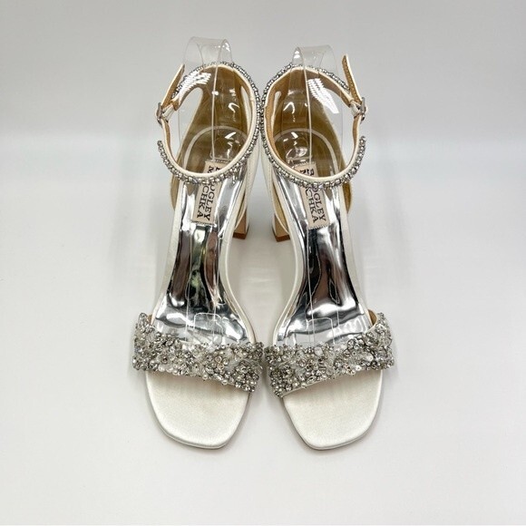 Badgley Mischka Size 6.5 White Satin Floral‎ Jeweled Dress Sandals Heels Shoes - Picture 3 of 14